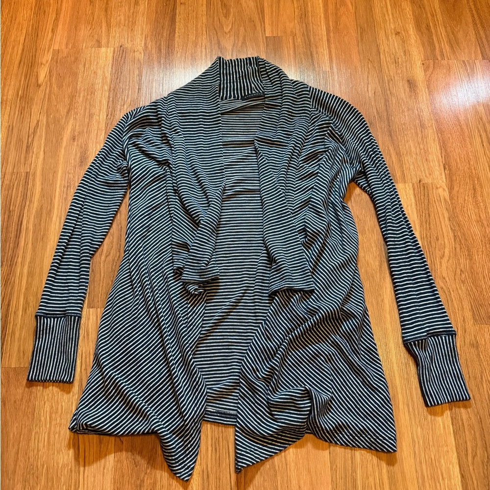 Staccato navy and white flowy cardigan